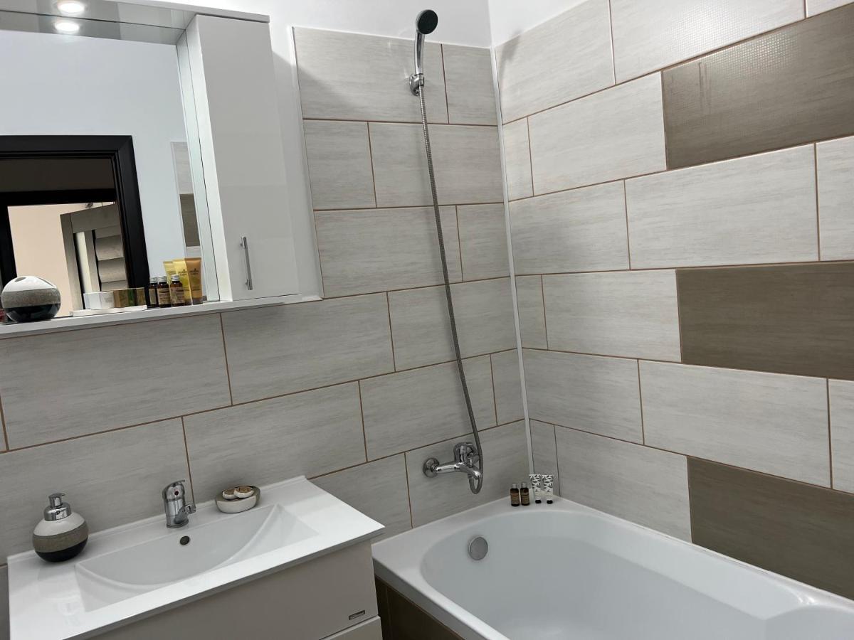 Stephanie Apartment Galaţi Екстериор снимка