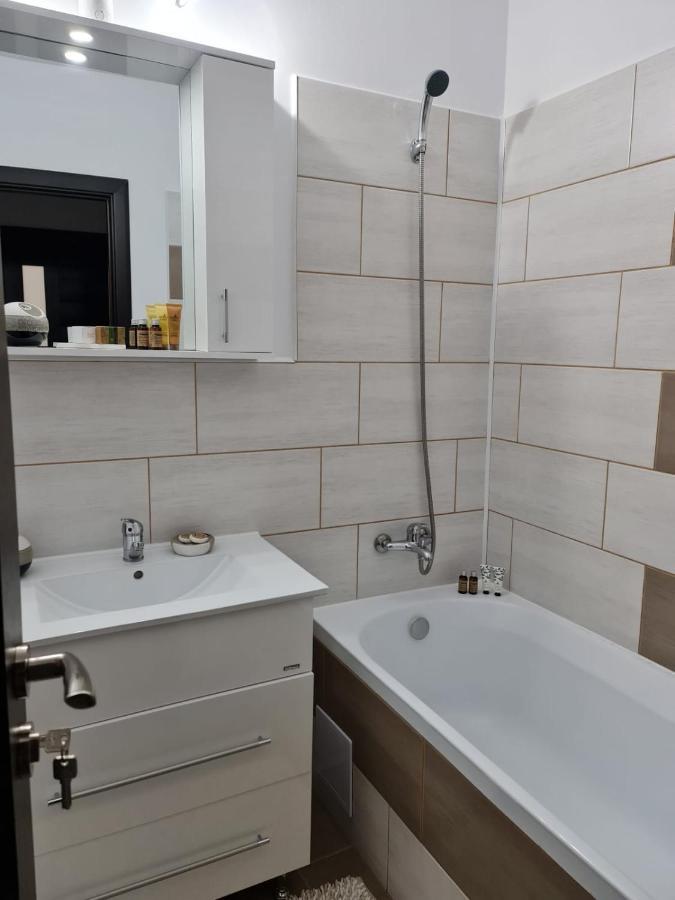 Stephanie Apartment Galaţi Екстериор снимка