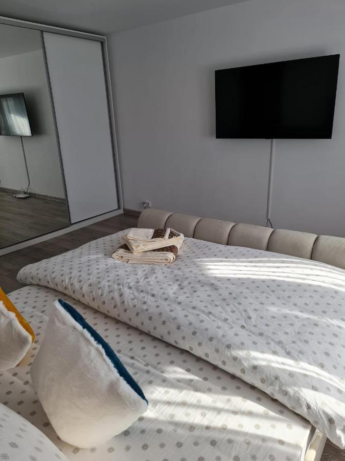 Stephanie Apartment Galaţi Екстериор снимка