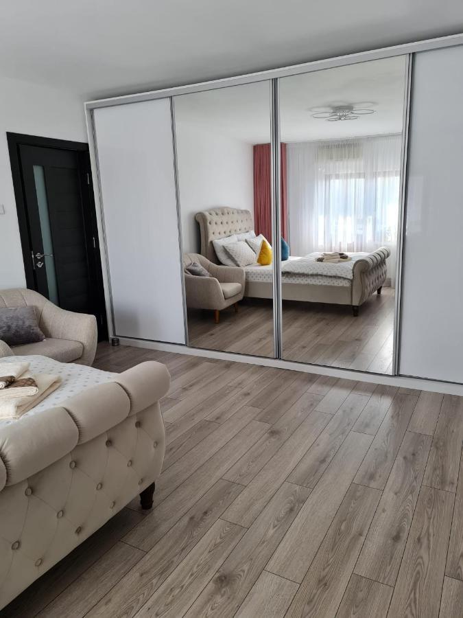 Stephanie Apartment Galaţi Екстериор снимка